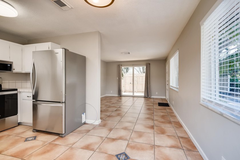 Excellent duplex opportunity in the heart of Middle River - photo 21