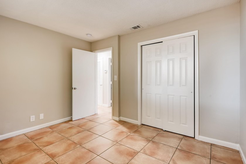 Excellent duplex opportunity in the heart of Middle River - photo 24