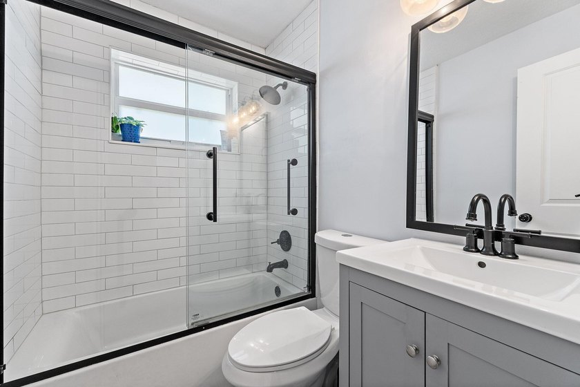 Positioned on an oversized corner lot in Lake Clarke Shores - photo 25