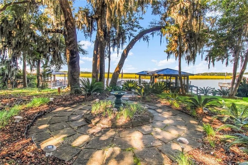 Private Deep Water Dock with Lift and Screened area. Nestled - photo 33