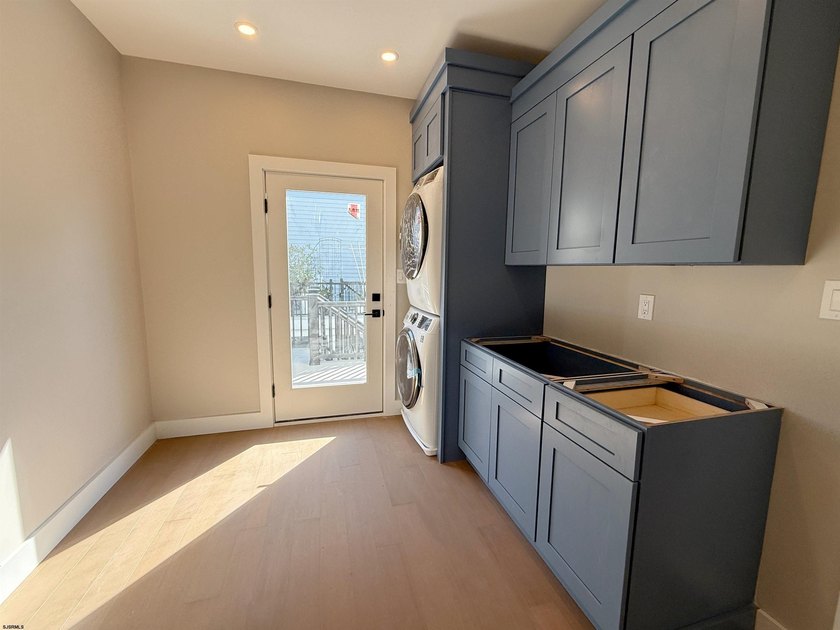 **JUST REDUCED! BRING ALL OFFERS!** BUILDER REDEVELOPING 4 OTHER - photo 9