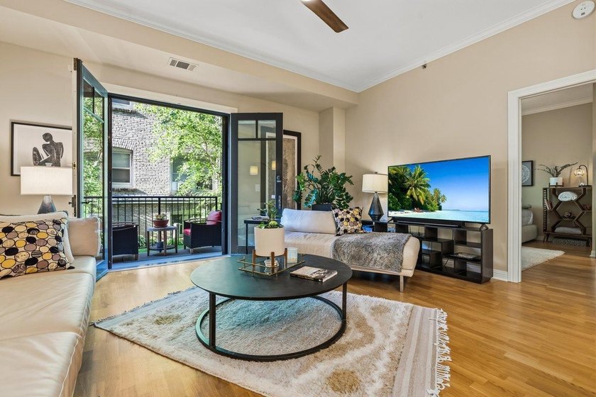 Modern Luxury with European Charm - Fully Updated *Unicorn* Unit - photo 10