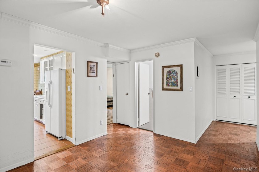 Welcome to this beautifully maintained 24- hour doorman building - photo 8