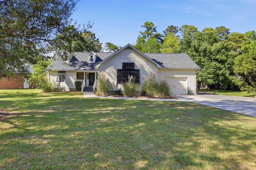 Saltwater pool, golf-course frontage, and oak hardwoods - photo 2