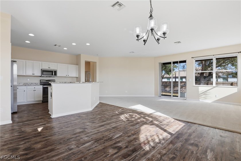 APPROVED SHORT SALE! Spacious and move in ready! This - photo 9
