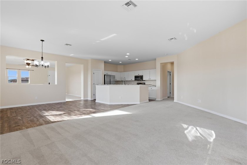 APPROVED SHORT SALE! Spacious and move in ready! This - photo 10