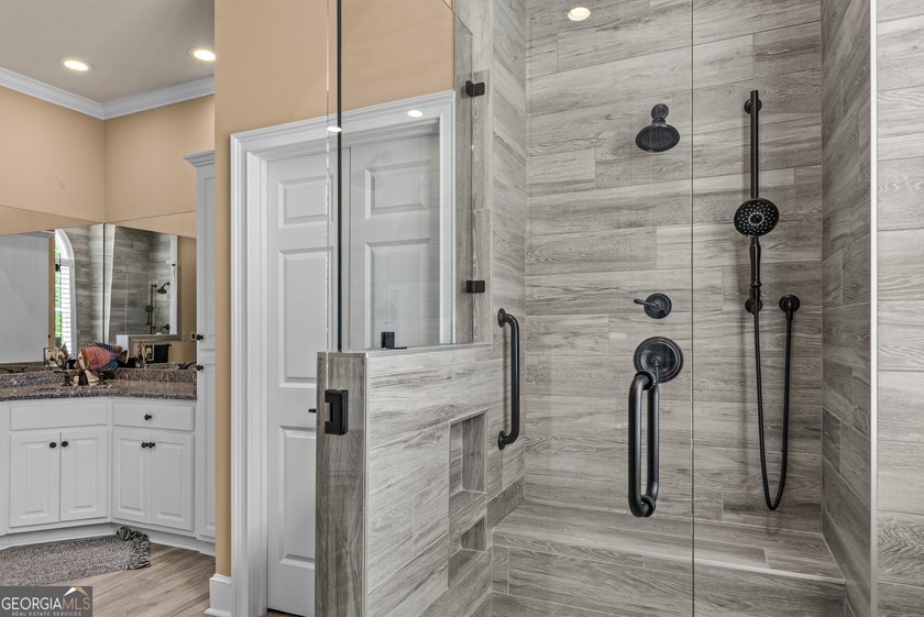Nestled on 1.50 beautifully landscaped acres in the sought-after - photo 24
