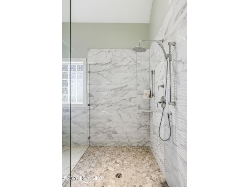 Welcome Home to this beautiful, 3 bedroom, 3 bath home located - photo 30