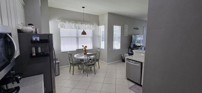 Welcome to 195 NW Willow Grove Avenue. As you approach this Key - photo 13