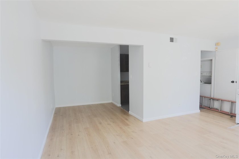 2 Bedroom, 1 1/2 Baths,,,, Attached Pud. (Looks Like a Condo - photo 5