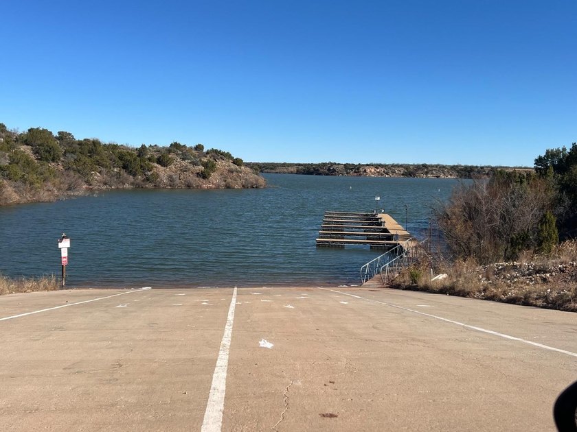Extraordinary lot in gated subdivision with private boat dock - photo 3