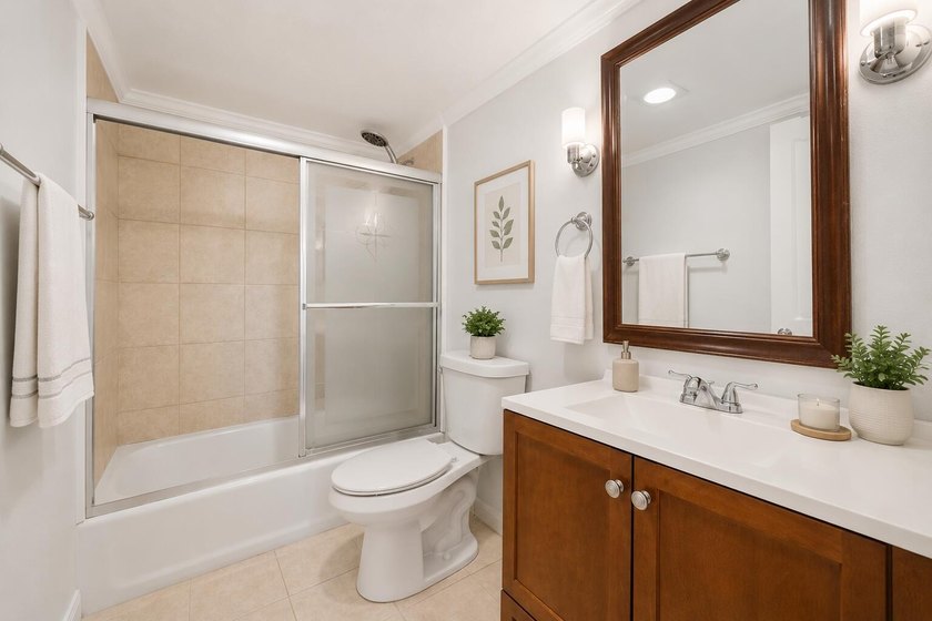 Welcome to this beautifully maintained 2-bedroom, 2-bath condo - photo 15