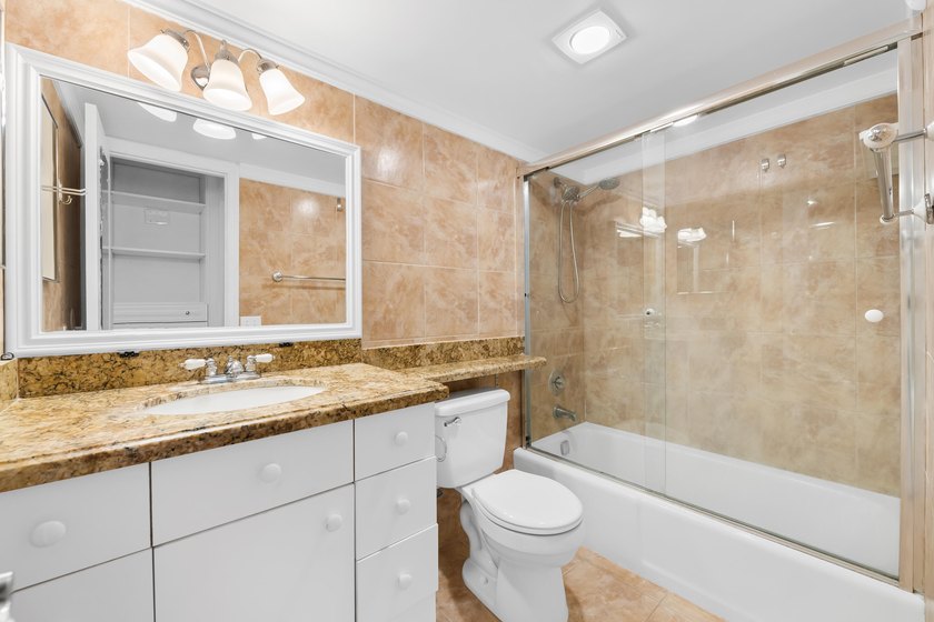Welcome to this beautifully maintained 2-bedroom, 2-bath condo - photo 29