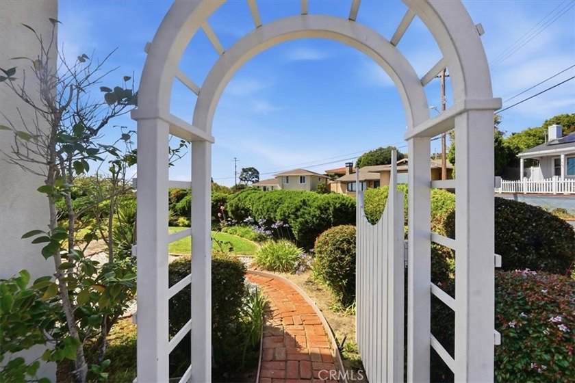 **Split-level advantages at 28019 Braidwood Dr, Rancho Palos - photo 31
