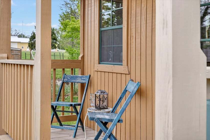 Not many properties can offer a 3 bed/2 bath home, 2 guest - photo 44