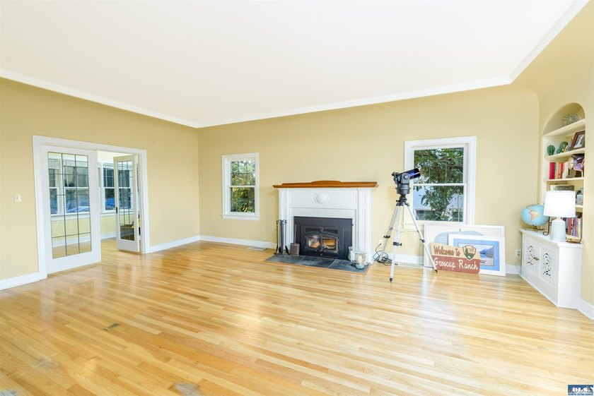 A true timeless 1937 classic craftsman with sweeping - photo 17