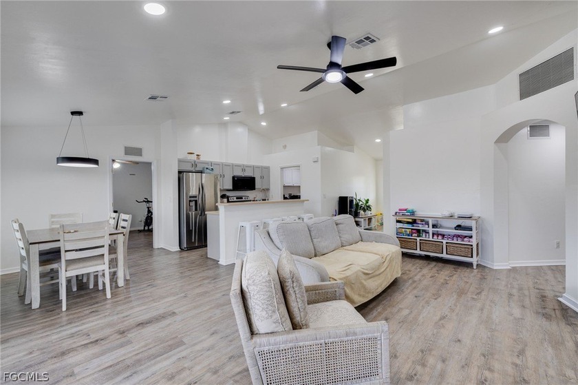 Beautifully updated 3-bedroom plus den, 2-bath home in SW Cape - photo 8