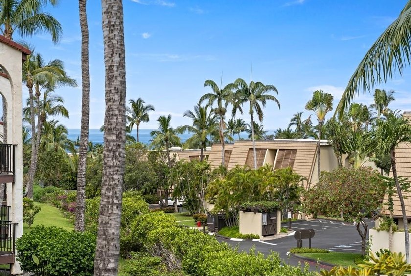 Well kept and nicely appointed vacation rental located near the - photo 8