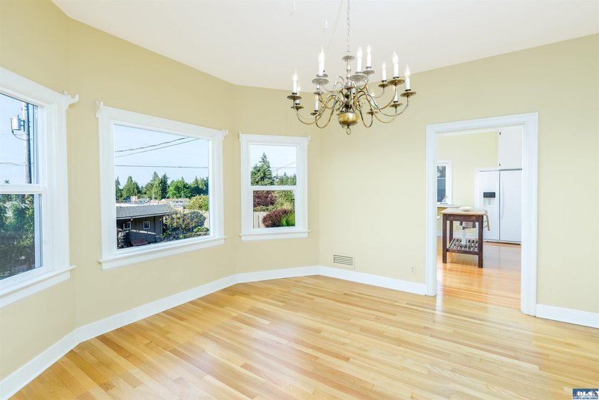 A true timeless 1937 classic craftsman with sweeping - photo 20