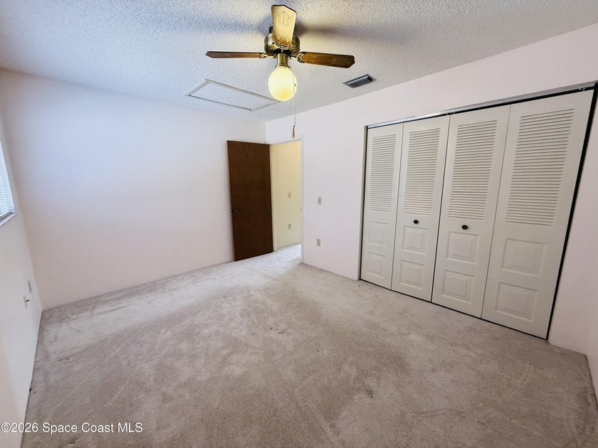 Discover the perfect blend of space and potential in this 3-bed - photo 21