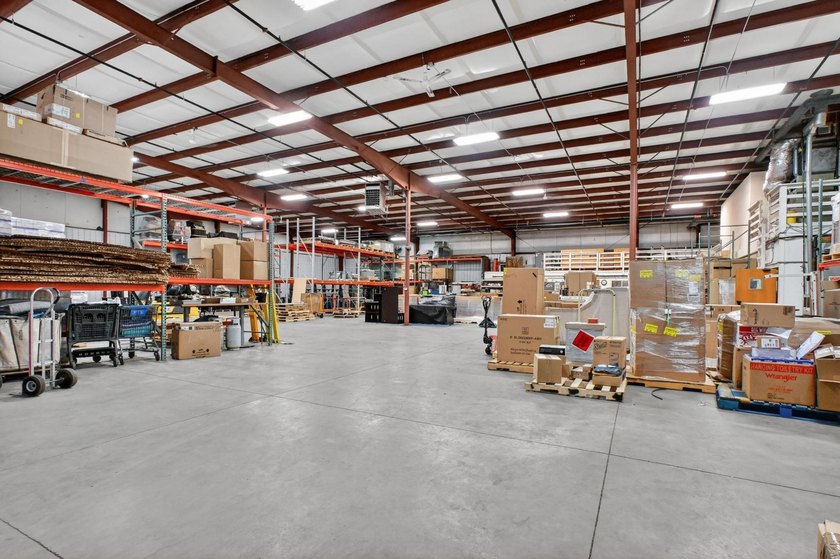 Property has been a Office supply business and warehouse - photo 7