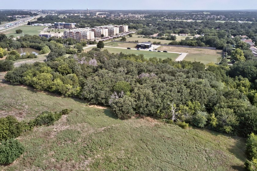 Prime opportunity in the heart of Corinth! This 4.179-acre - photo 3
