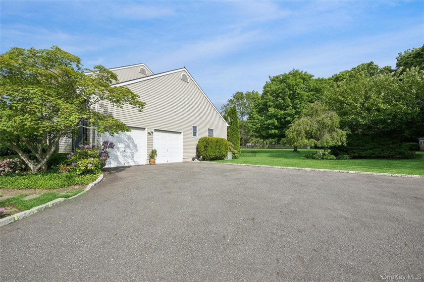 Welcome to 3 Naomi Court, a timeless 5-bedroom, 4.5-bath Center - photo 5