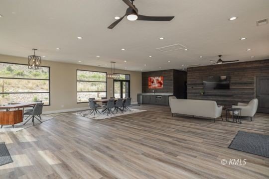 Brand new modern commercial remodel. Everything is new! Massive - photo 2