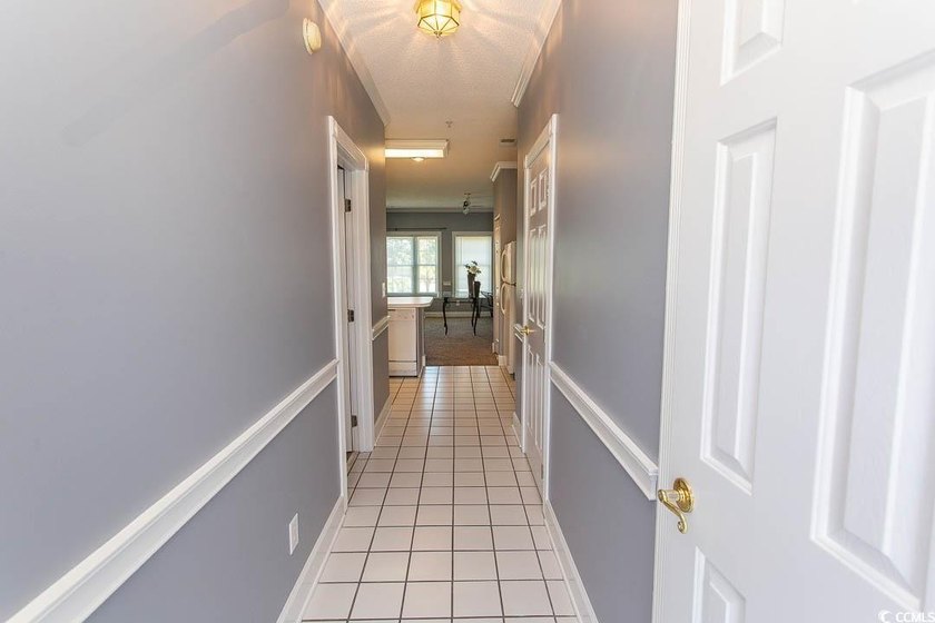 OVERLOOKING POOL AND GOLF COURSE!!! NOT ON RENTAL PROGRAM AND - photo 2