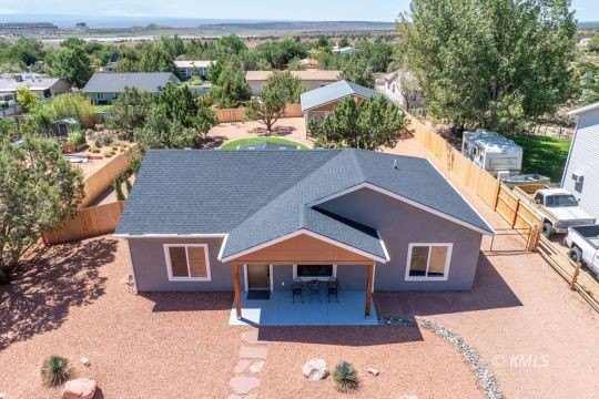 Welcome home to this charming 1,322 sq. ft. retreat, perfectly - photo 2