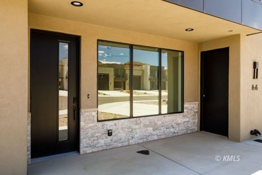 Discover luxury living at The Kivas at Catori Canyon. This - photo 7