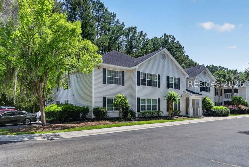 Beautifully updated 2-bedroom, 2-bath first-floor condo in the - photo 2