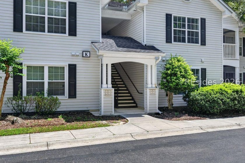 Beautifully updated 2-bedroom, 2-bath first-floor condo in the - photo 3