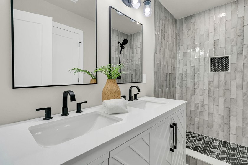 Calling all Investors! This is an HOA-free, STR-capable home - photo 8