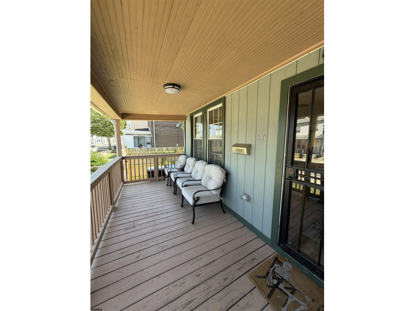 Single-family detached home with low taxes and no HOA fees - photo 3