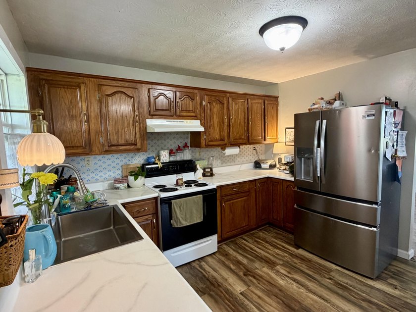 Priced to sell &amp; Seller offering 5K towards closing cost!!! - photo 16
