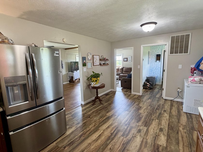 Priced to sell &amp; Seller offering 5K towards closing cost!!! - photo 18
