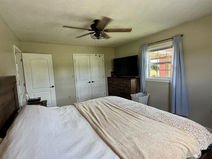Priced to sell &amp; Seller offering 5K towards closing cost!!! - photo 30