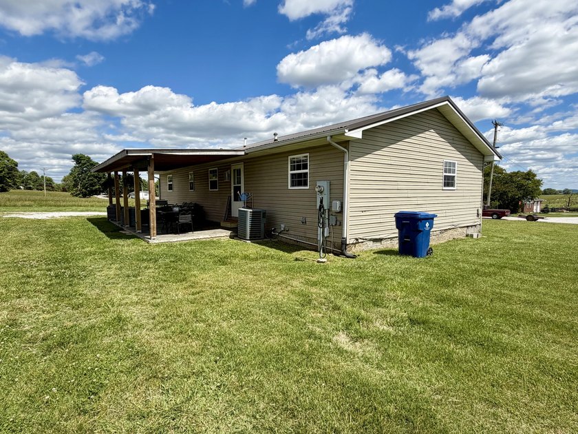 Priced to sell &amp; Seller offering 5K towards closing cost!!! - photo 36