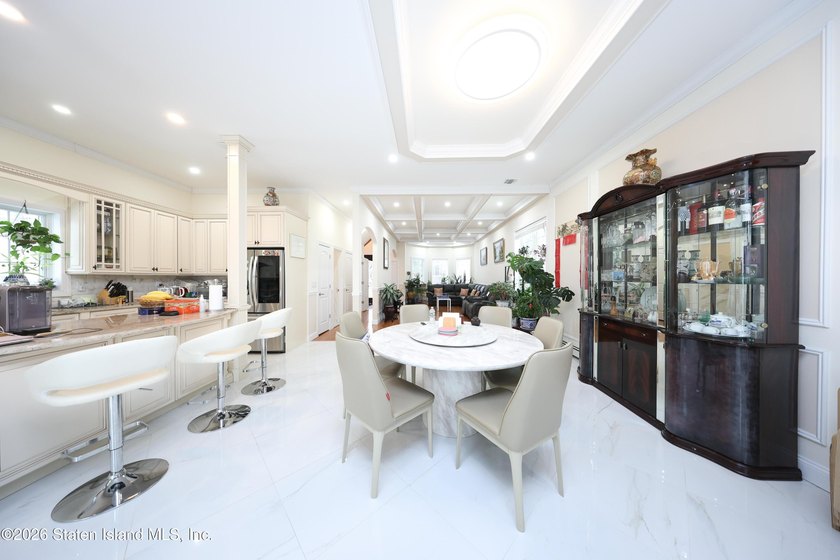 Spacious two-family Side Hall Colonial located on a quiet - photo 12