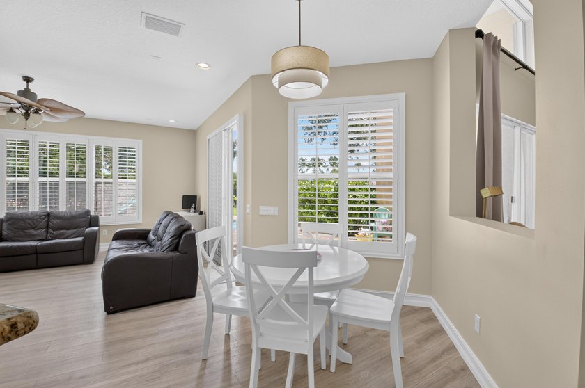 Located in a Cul de sac on an oversized pie shaped lot with a - photo 19