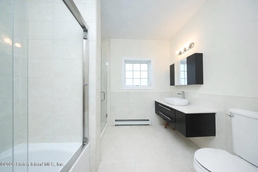 Spacious two-family Side Hall Colonial located on a quiet - photo 20