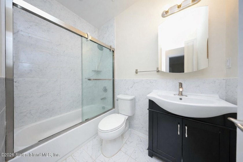 Spacious two-family Side Hall Colonial located on a quiet - photo 23