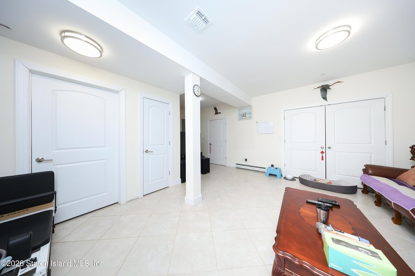 Spacious two-family Side Hall Colonial located on a quiet - photo 34
