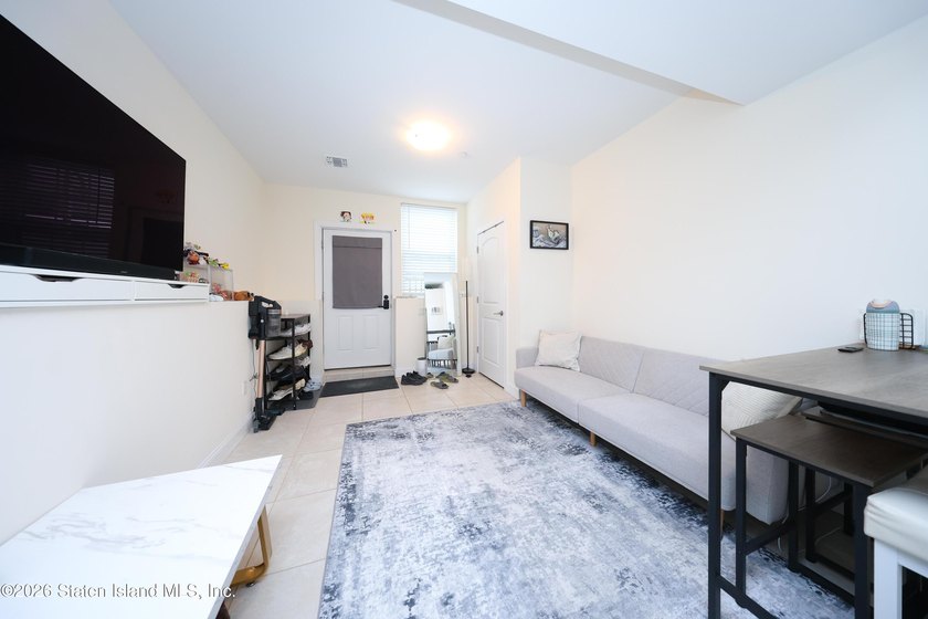 Spacious two-family Side Hall Colonial located on a quiet - photo 37