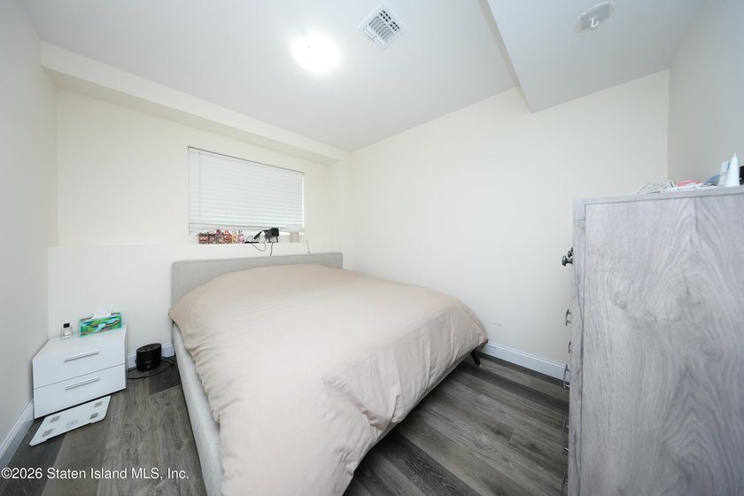 Spacious two-family Side Hall Colonial located on a quiet - photo 38