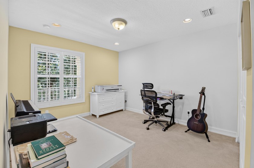 Located in a Cul de sac on an oversized pie shaped lot with a - photo 42
