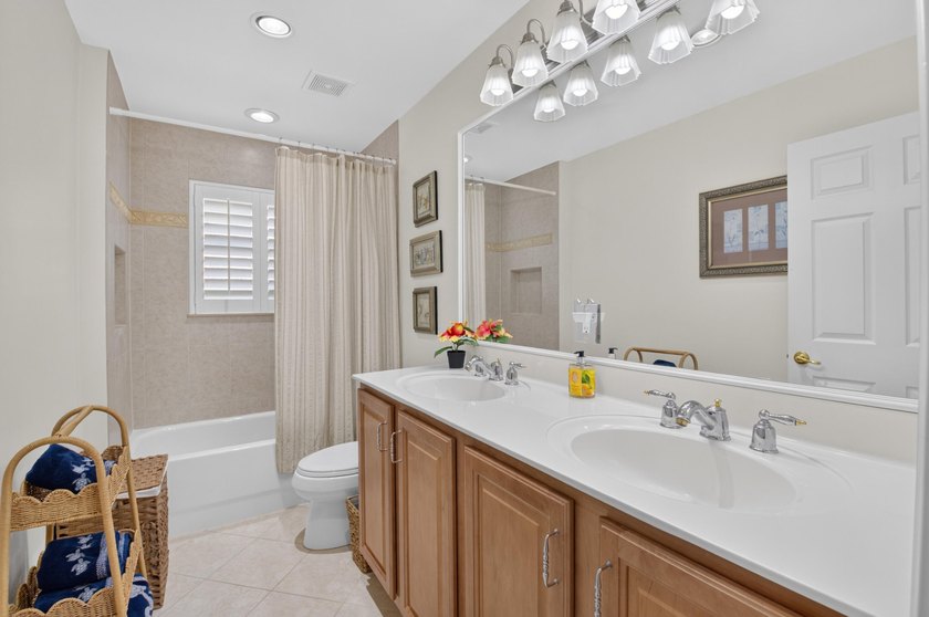 Located in a Cul de sac on an oversized pie shaped lot with a - photo 43