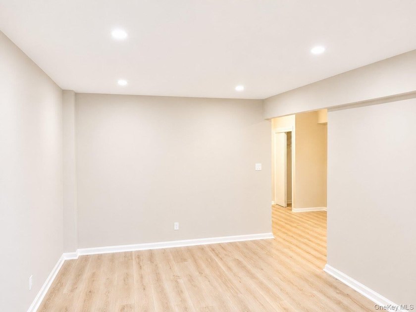 Welcome to Linden Hill #2 - Spacious and Renovated 2 BEDROOM - photo 4