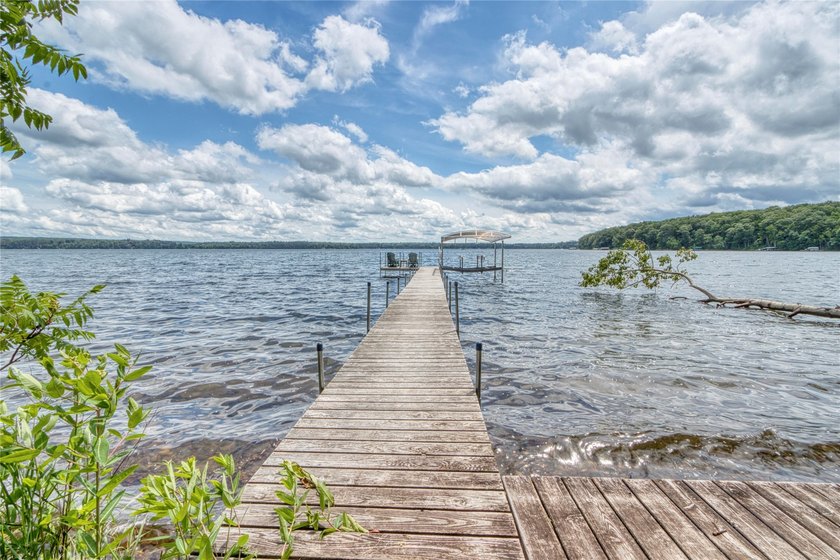 The Stone House on Lac Courte Oreilles offers timeless - photo 11